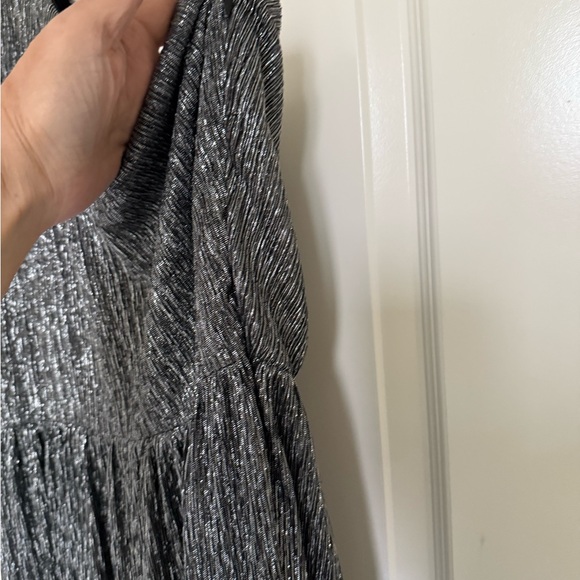 Dress The Population 
Kienna Gown - Picture 10 of 11